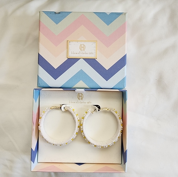 House of Harlow 1960 Jewelry - House of harlow 1960 white with yellow Beaded flower earrings.
